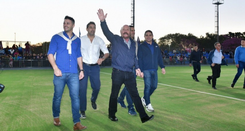 Insfrán inauguró el nuevo Complejo Provincial de Pádel y la Cancha Provincial de Hockey de césped sintético