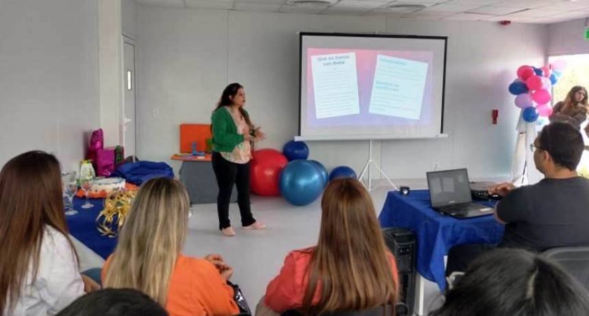 Un taller innovador para fortalecer el vínculo madre – hijo se está llevando a cabo en el centro de salud San Antonio