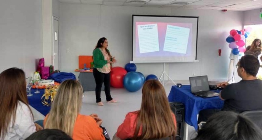 Un taller innovador para fortalecer el vínculo madre – hijo se está llevando a cabo en el centro de salud San Antonio