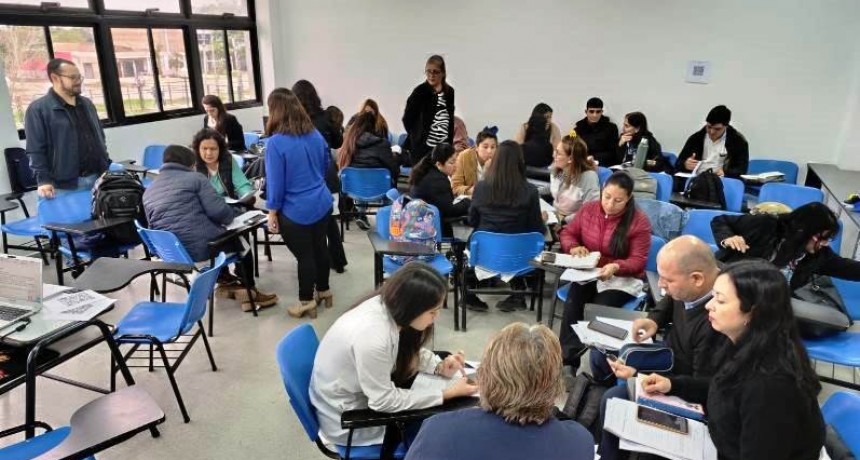 Segundo encuentro de capacitación docente en el Instituto Pedagógico Provincial