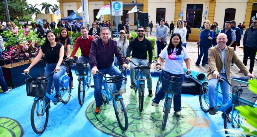 La municipalidad celebró el Día Mundial del Turismo con un importante evento frente a la Intendencia