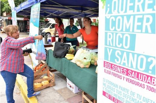 La comercialización de bolsones saludables continúa este martes
