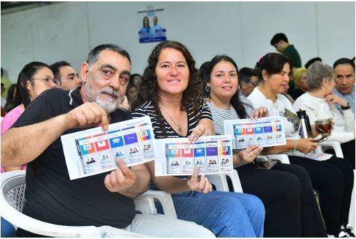 Los candidatos del FdV compartieron un encuentro con los vecinos del Villa del Carmen