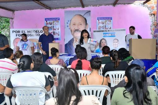 En un nuevo Centro Comunitario del barrio El Porvenir, se organizó una capacitación de la Boleta Única Papel