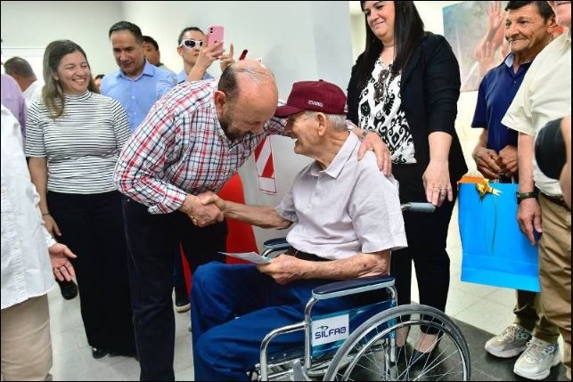 El Gobernador habilitó la obra de refacción y ampliación de la Residencia de Adultos Mayores
