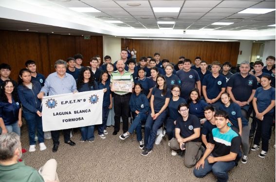 El gobernador Gildo Insfrán saludó a los estudiantes en su día