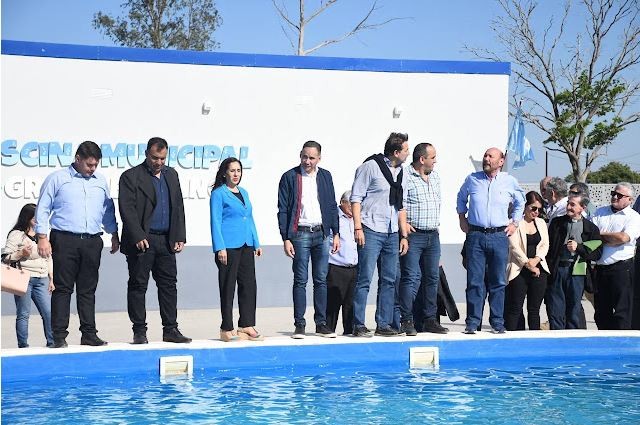 El Gobernador inauguró la Pileta Municipal en Belgrano