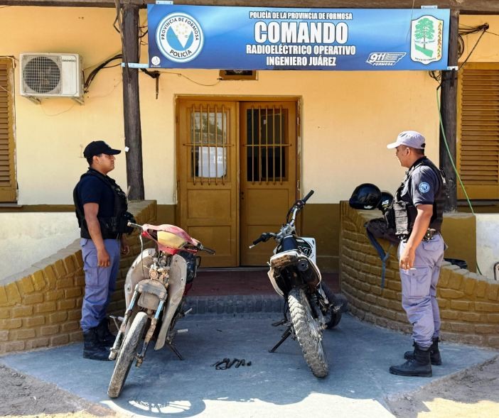 La Policía detuvo a tres hombres, recuperó una moto y bienes sustraídos