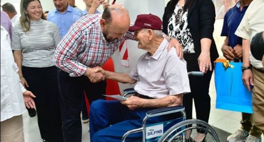 El Gobernador habilitó la obra de refacción y ampliación de la Residencia de Adultos Mayores