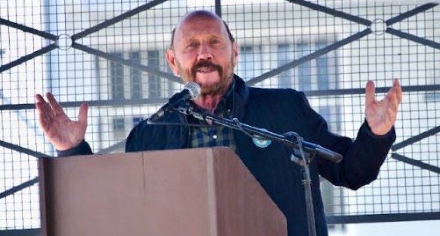 Gildo Insfrán aseguró que “no somos golpistas” y “al Presidente lo vamos a sacar como llegó: con los votos