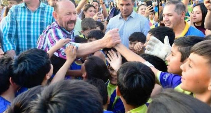 Insfrán habilitó las obras en el Club Sportivo Social y Cultural Defensores del Rosario