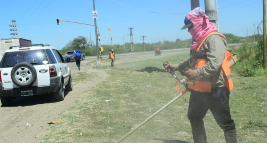 La Comuna trabaja en el mantenimiento y embellecimiento de los espacios públicos