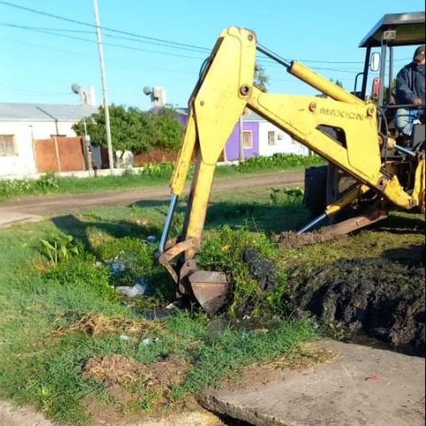 La Municipalidad trabaja en distintos sectores de la ciudad con tareas de mantenimientos de calles y desagües