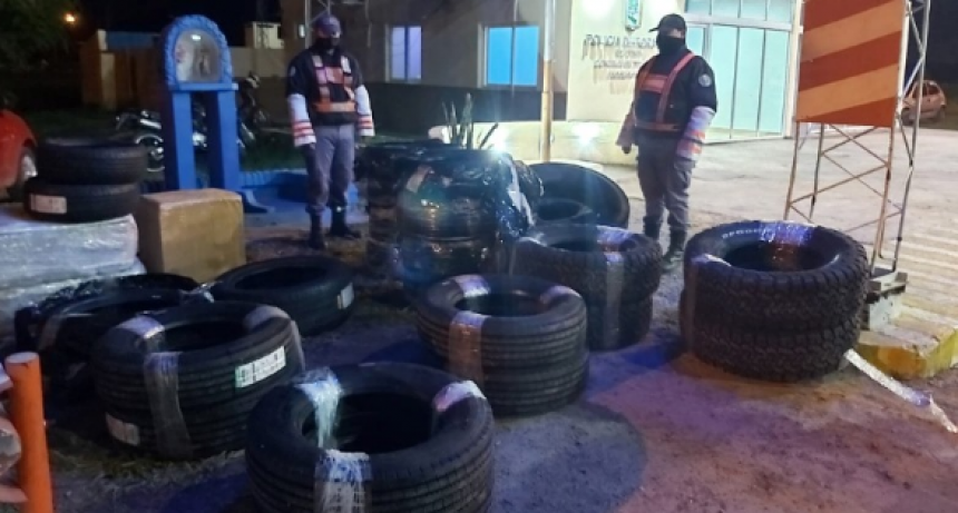 La policía secuestro 20 neumáticos. En lo que va del año ya son mas de 550 cubiertas incautadas