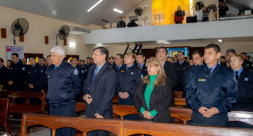 Con una misa la Policía conmemoró el 9° aniversario del fallecimiento del Comisario Mayor Eladio Acosta y la Cabo 1° Emilia Brítez