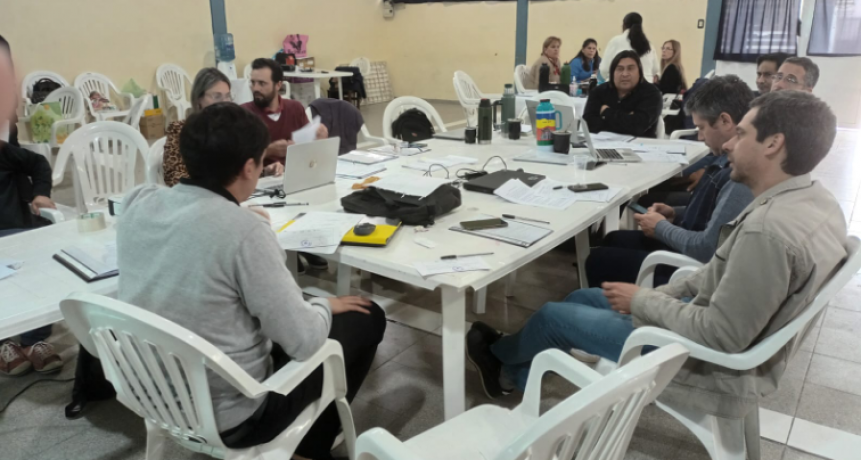 Institutos de capital e interior provincial trabajaron en adecuación de diseños curriculares