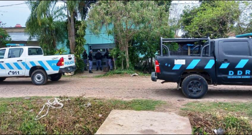 La Policía realizó allanamientos, detuvo a cinco personas y secuestró elementos de interés