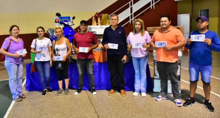 Festejarán el día de la madre en el polideportivo La Paz