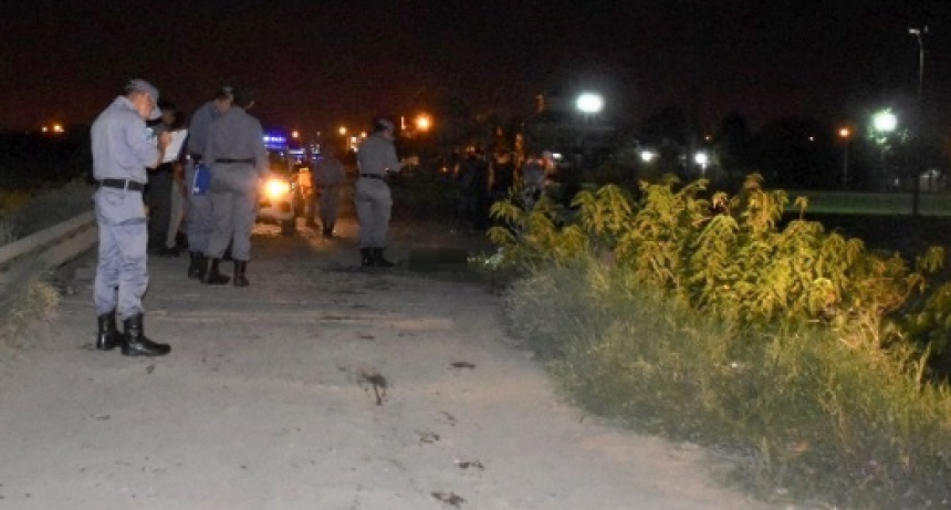 Un motociclista cayó a un zanjón del barrio San Andrés II y falleció