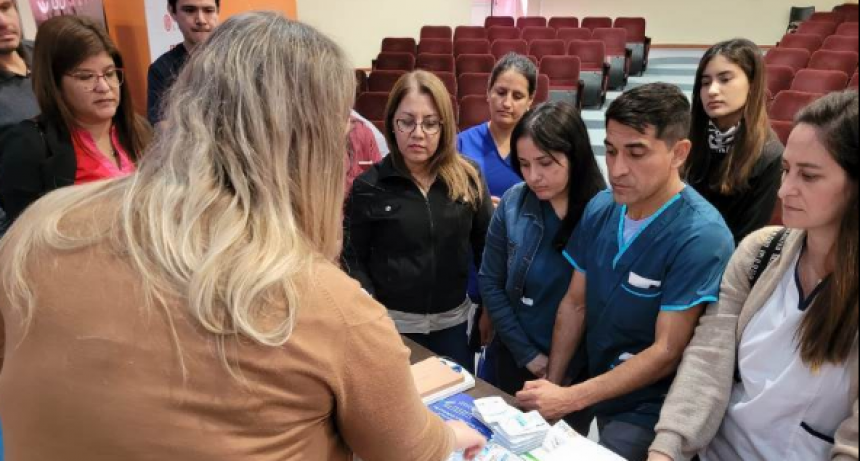 Equipos de laboratorios provinciales se capacitaron sobre procedimiento de extracción de sangre de alta bioseguridad