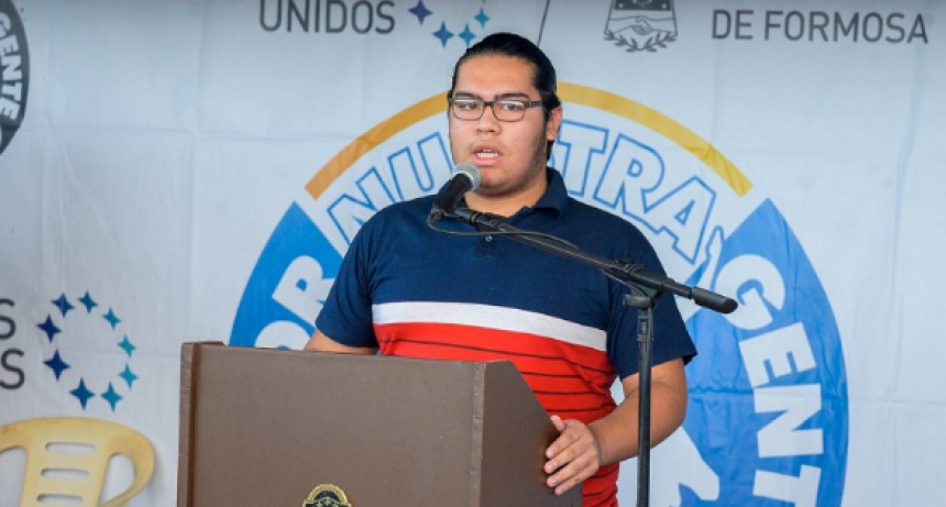 Respaldo de estudiantes secundarios al gobernador Gildo Insfrán