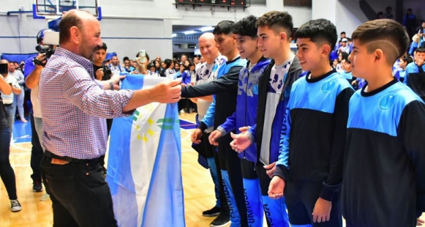 Gildo Insfrán despidió a los deportistas que representarán a Formosa en los Evita 2022