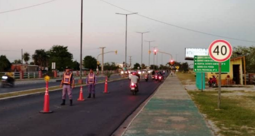 Un policía fue embestido por un motociclista en la avenida Ribereña