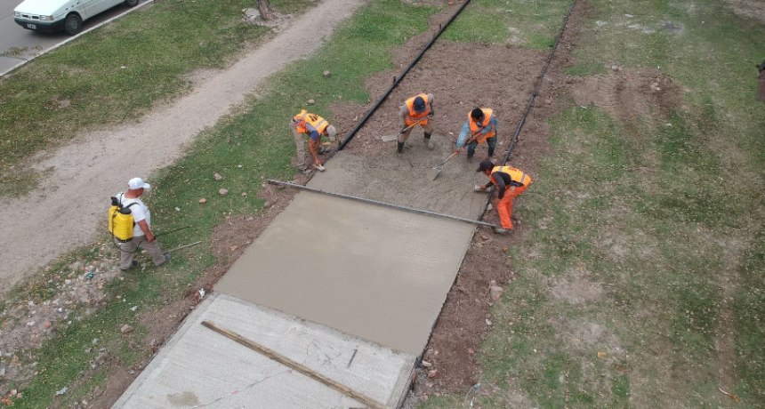 El Municipio avanza con la construcción de senderos sobre la avenida Pantaleón Gómez