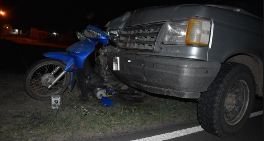 Un motociclista perdió la vida durante un choque con una camioneta