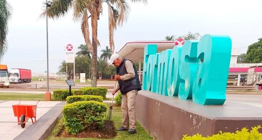 El municipio mejora el aspecto de los espacios verdes a través de distintas tareas