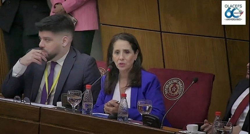 La auditora De la Rosa expuso en foro sobre Poder Legislativo y organismos de control
