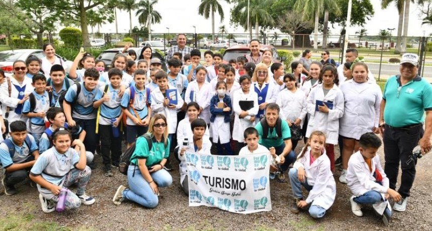 El intendente Jofré recibió a contingente escolar de Mojón de Fierro