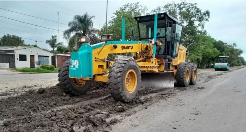 Máquinas y efectivos comunales intervinieron un vasto sector de la ciudad