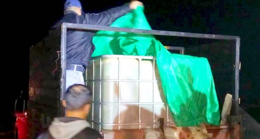 La Policía secuestró más de 2000 litros de combustible en Laguna Naineck