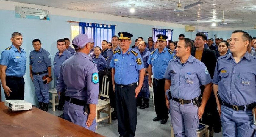 Concluyeron los Cursos Regulares de Capacitación y Perfeccionamiento a Distancia para policías del interior