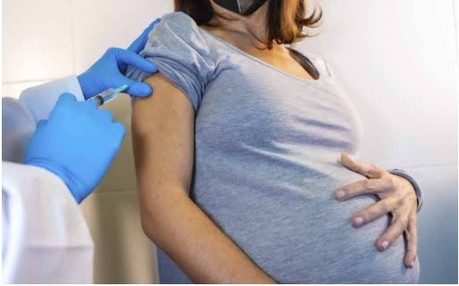 La vacunación contra el Virus Sincicial Respiratorio para embarazadas está vigente hasta el 31 de octubre