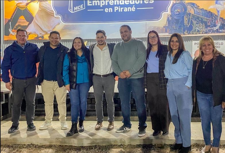  Entrega de certificados y firma de convenio en Pirané