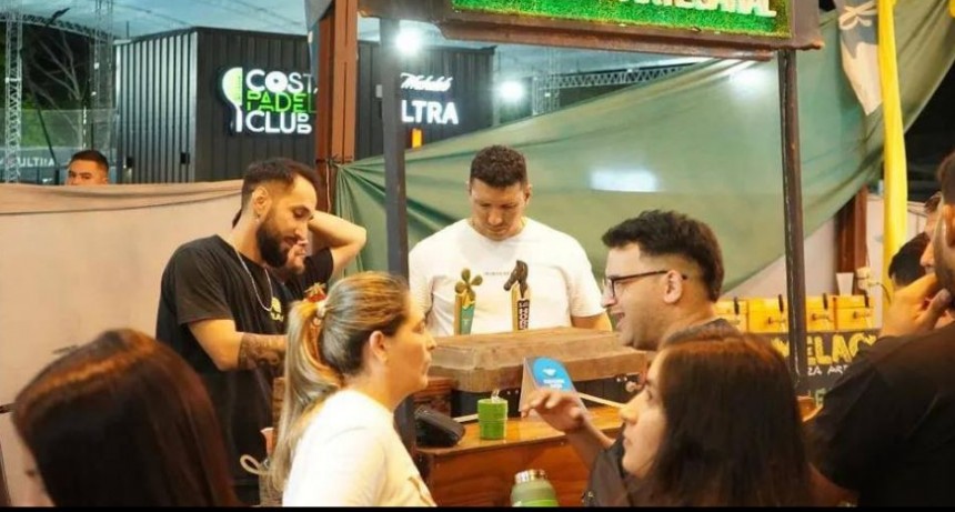 CON GRAN PARTICIPACIÓN, SE REALIZÓ LA PRIMERA NOCHE DEL OKTOBERFEST