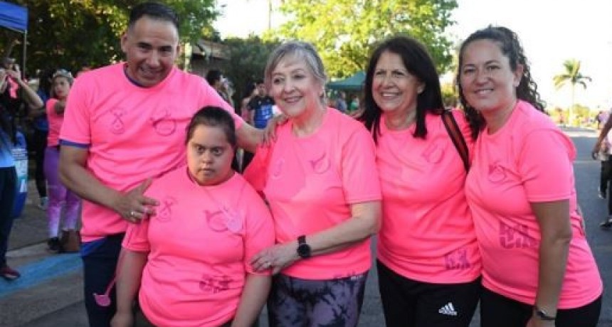 Con una multitudinaria participación, se realizó de manera exitosa la Maratón Rosa
