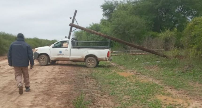 Refsa trabaja en restablecer el servicio eléctrico tras el temporal