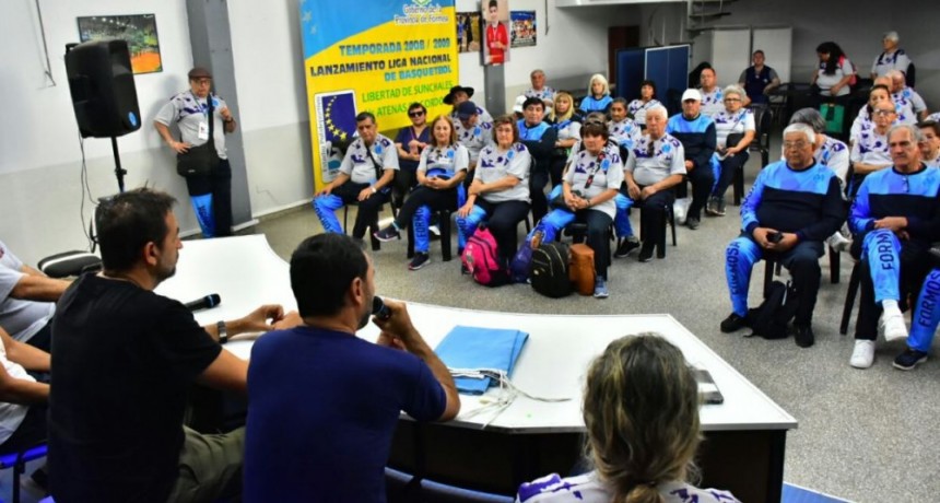 Adultos mayores formoseños partieron hacia los Juegos Nacionales Evita en San Luis