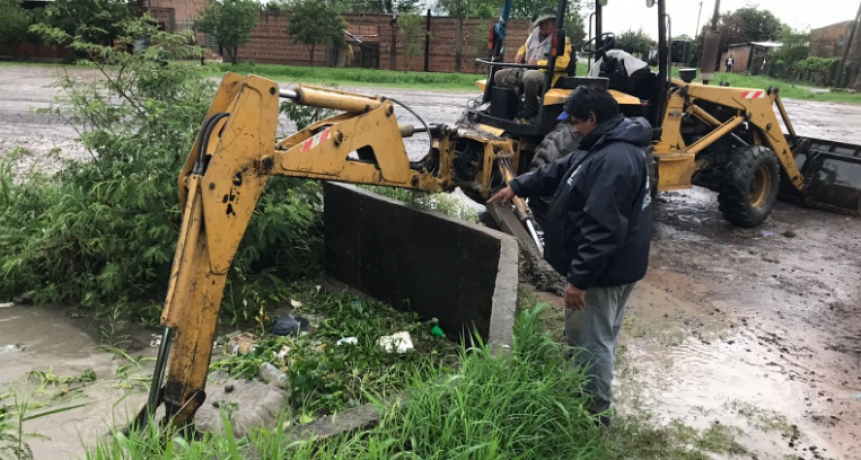 Cuadrillas municipales accionaron en distintos sectores de la ciudad para optimizar desagües pluviales