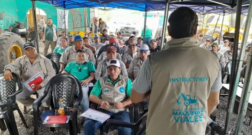 Se realizó la primera Capacitación de la Escuela de Choferes Municipales de Maquinas Viales