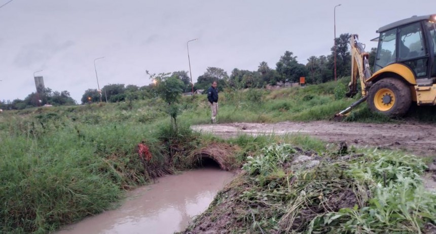 Vialidad Provincial realiza mantenimiento de calles y caminos que fueron afectadas por las precipitaciones
