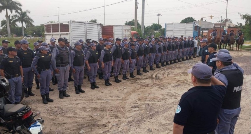 Continúan los operativos policiales en distintos barrios de esta ciudad