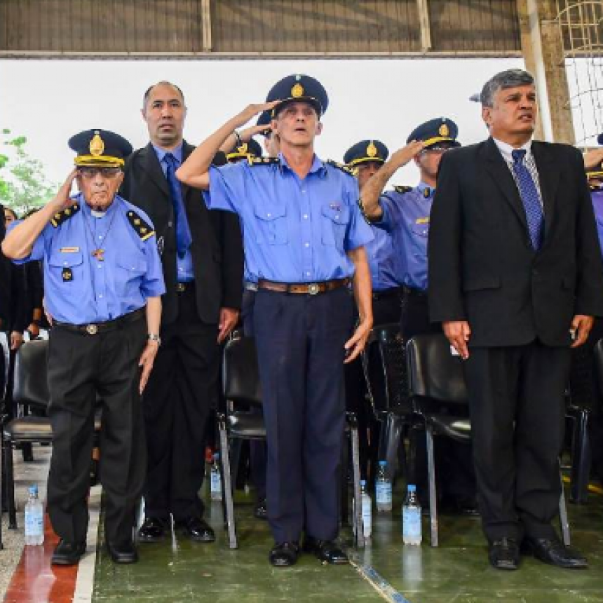 Mujeres y hombres de la Policía provincial fueron reconocidos por su “dedicación, esfuerzo y solidaridad”
