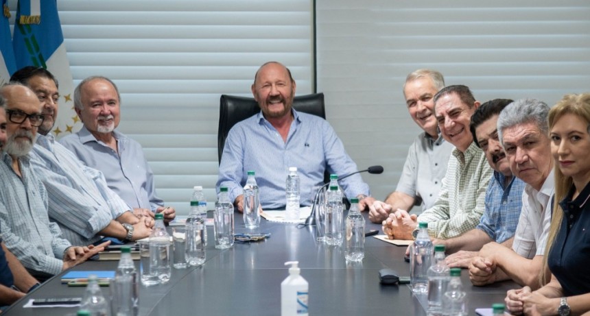 El Gobernador encabezó reunión con todos los intendentes de la provincia