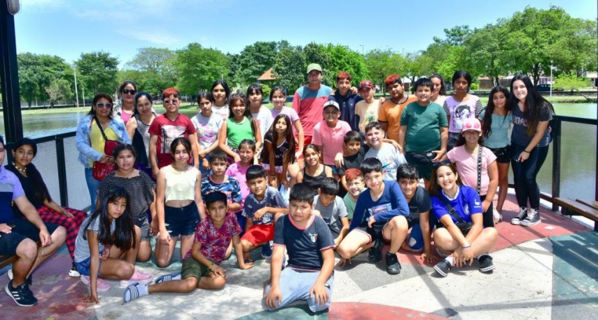 Niños de El Favorito disfrutaron del parque acuático “17 de Octubre”