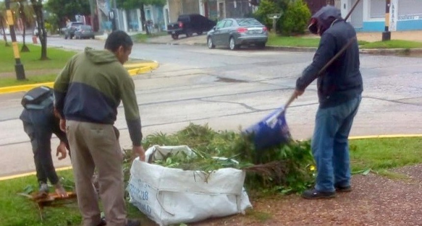 Espacios verdes de la comuna intervino distintos sectores con trabajos de limpieza y mantenimiento
