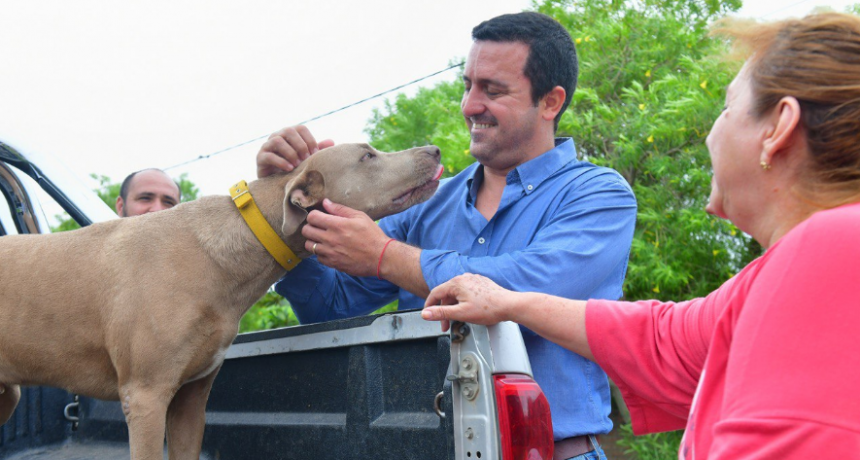 Solís participó de la puesta en marcha de la Clínica Móvil para mascotas en Las Lomitas